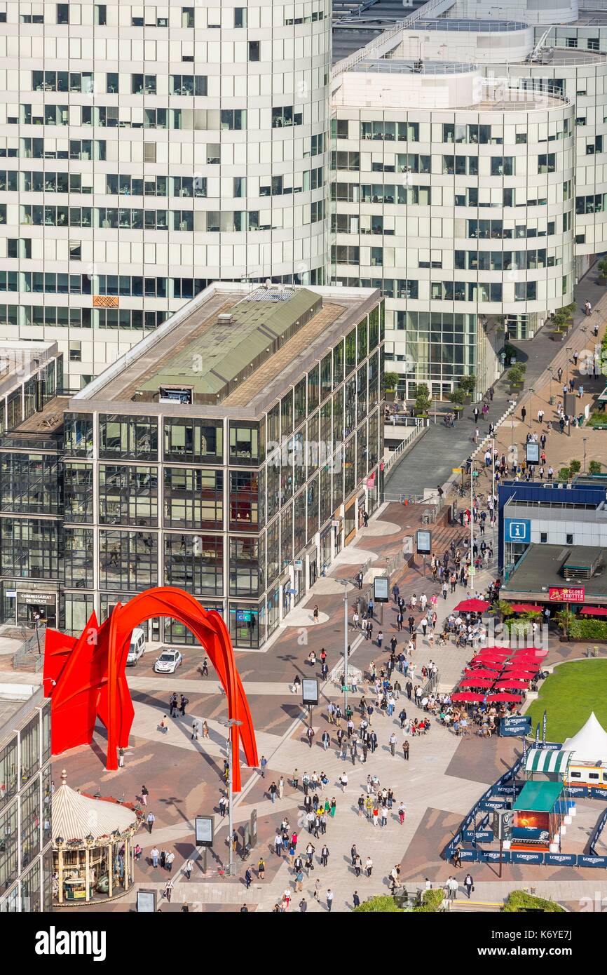 Frankreich, Hauts de Seine, La Défense, dem Grande Arche durch den Architekten Otto von Spreckelsen, Übersicht von der Dachterrasse geöffnet auf der 01/06/2017, Platz von 11 000 m2, die von der Agentur Valode und Pistre Architekten Stockfoto