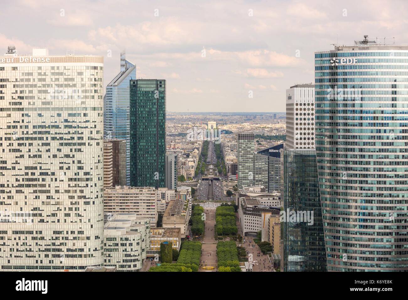 Frankreich, Hauts de Seine, La Défense, dem Grande Arche durch den Architekten Otto von Spreckelsen, Übersicht von der Dachterrasse geöffnet auf der 01/06/2017, Platz von 11 000 m2, die von der Agentur Valode und Pistre Architekten Stockfoto