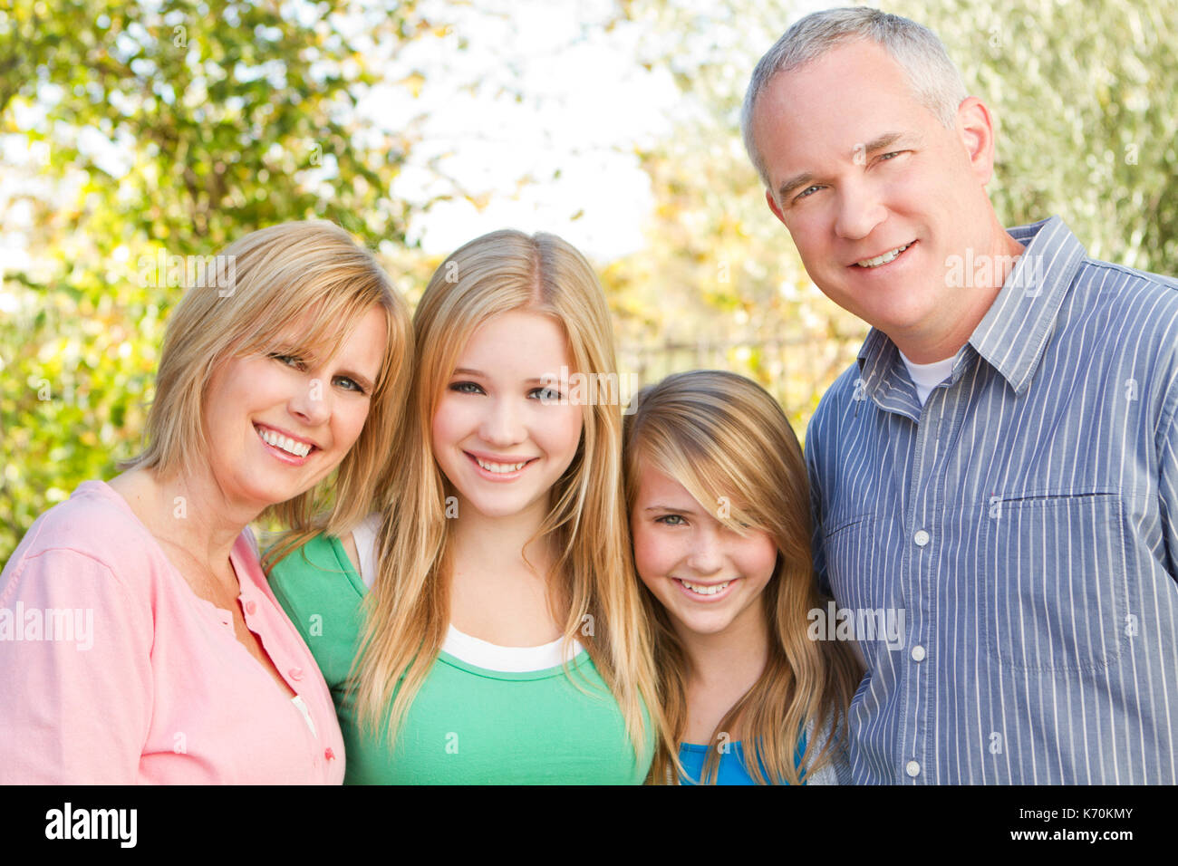 Glückliche Familie lächelnd. Stockfoto