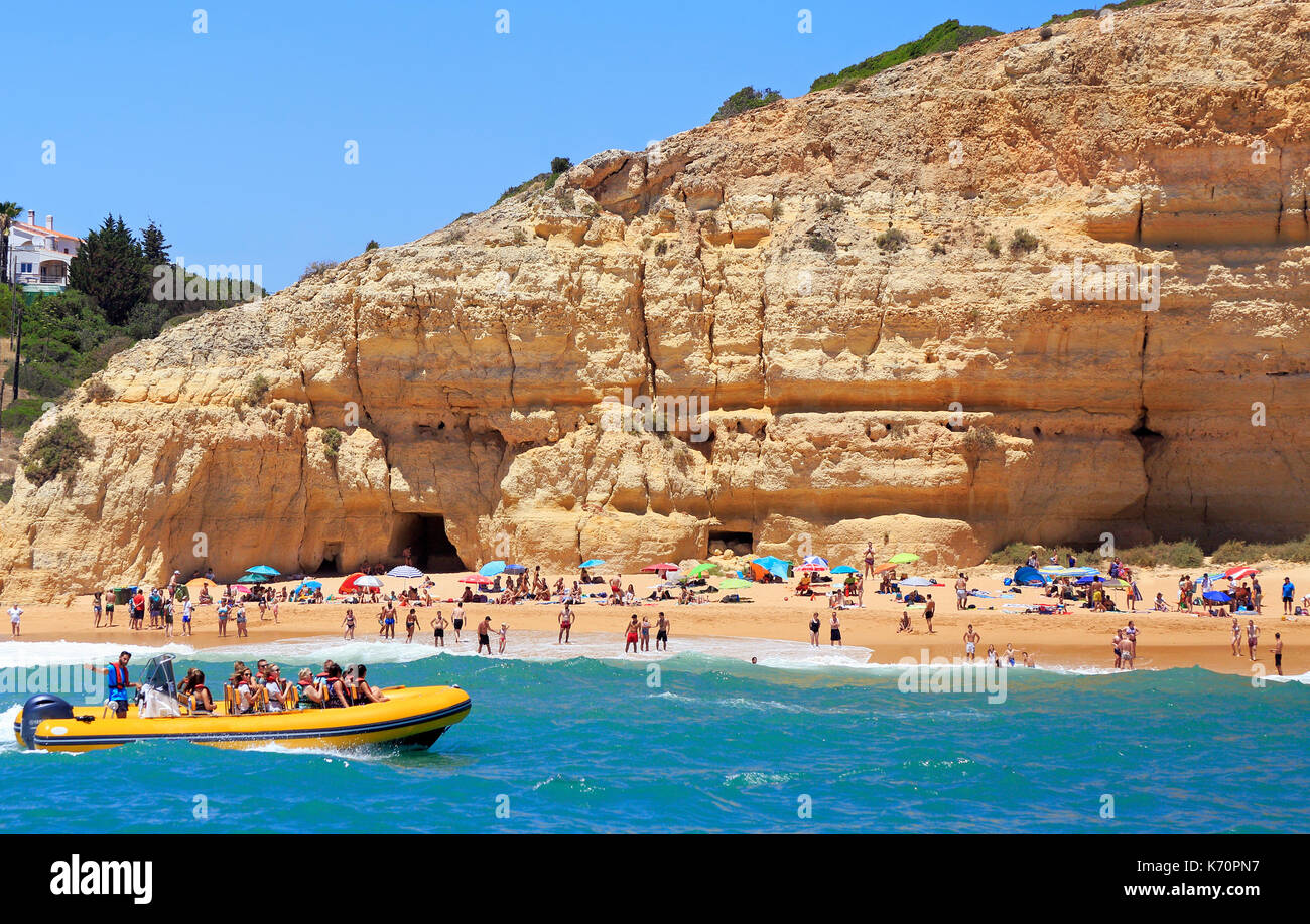 ALGARVE, PORTUGAL - Juli 05, 2017: Die Algarve ist die südlichste Region des kontinentalen Portugal an der Atlantikküste. Ist bekannt für seine mediterrane Stockfoto