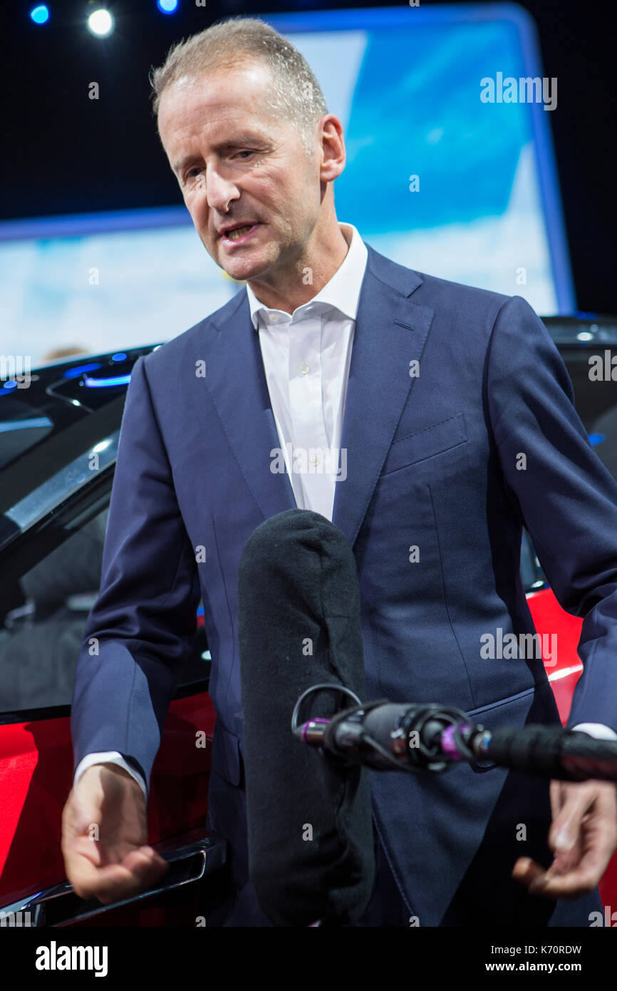 Frankfurt, Deutschland. September 2017. Internationale Automobil-Ausstellung 2017, Pressetag: Dr. Herbert Diess, Vorsitzender der Geschäftsführung der Marke Volkswagen Pkw. Quelle: Christian Lademann Stockfoto