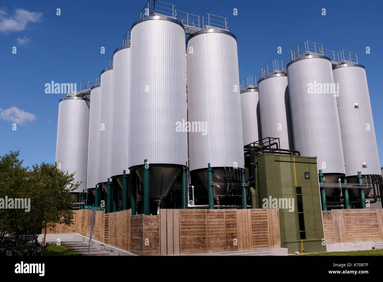 Lagertanks an dornhai Kopf Brauerei in Milton, Massachusetts Stockfoto