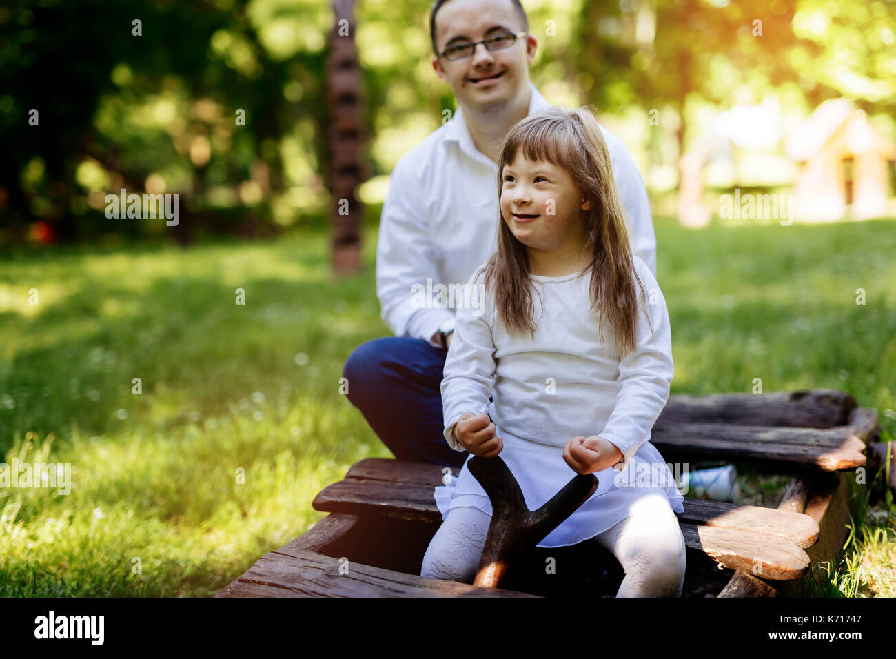 Menschen mit Down-Syndrom gerne im Freien Stockfoto