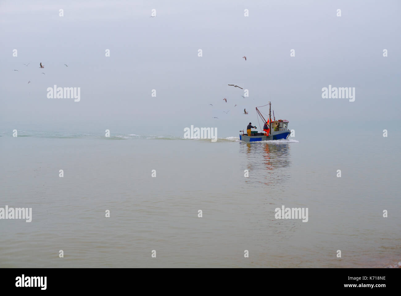 Fischtrawler wieder zum Ufer Stockfoto