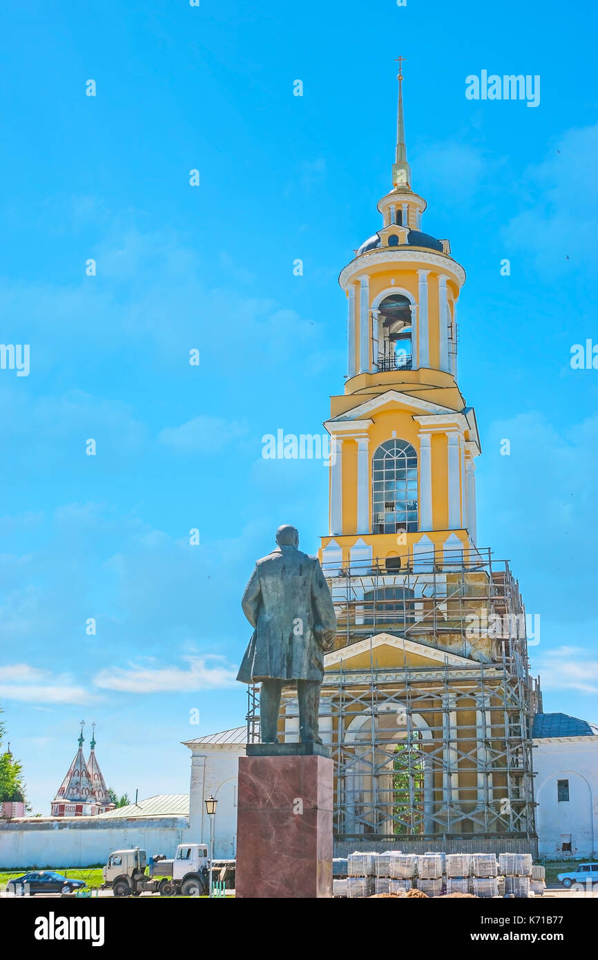 Der Rote Platz in Peking - das Denkmal zu Wladimir Lenin steht gegenüber der Reverend Glockenturm des Rizopolozhensky Kloster (Ablagerung von der Robe), Stockfoto