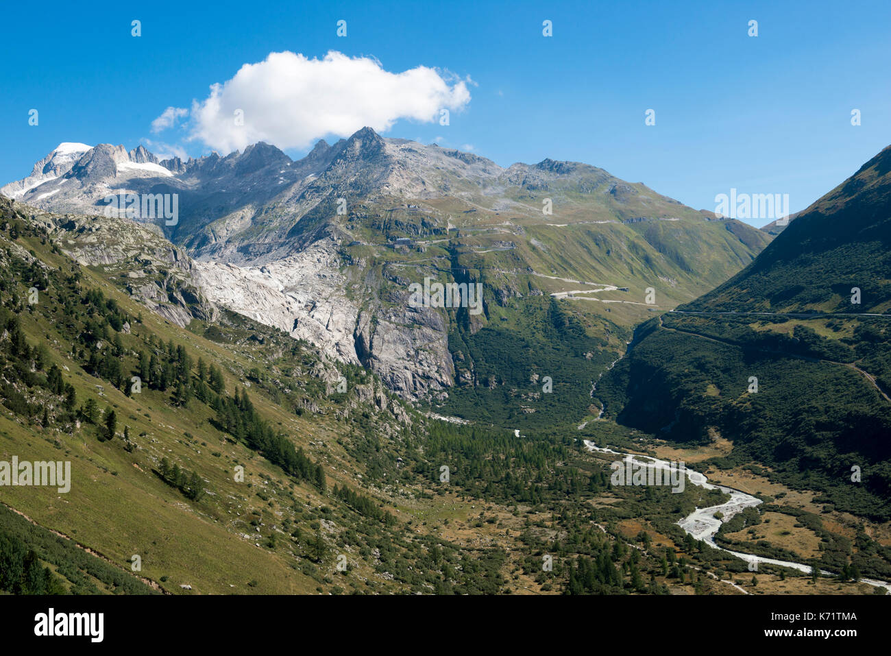 Furka Pass Road mit Rhonegletscher, Blick vom Grimselpass, Wallis, Schweiz Stockfoto