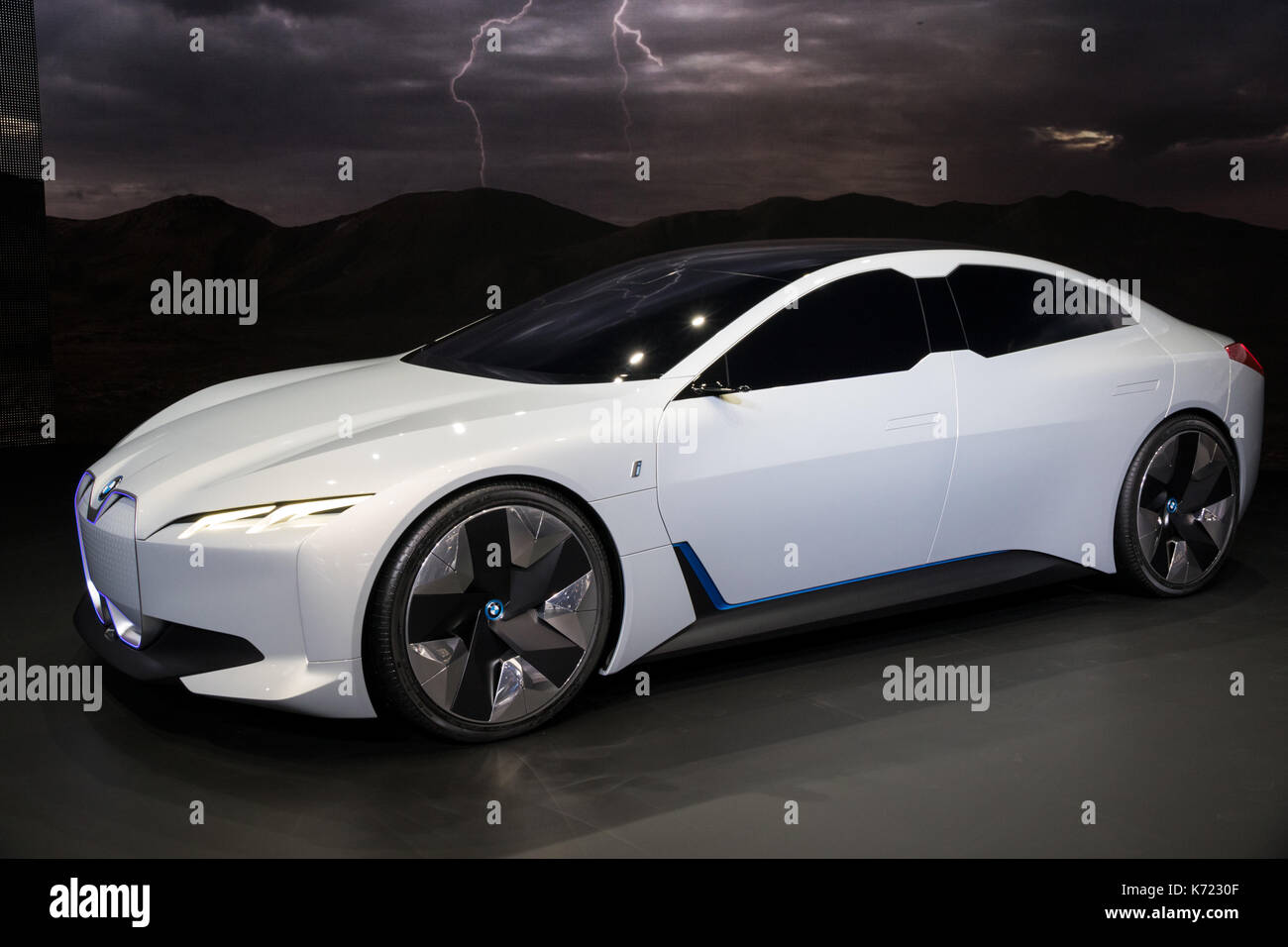 Frankfurt am Main, Deutschland. 13 Sep, 2017. BMW ich Vision Dynamik elektrischer concepot Auto Debüt auf der Frankfurter Automobilausstellung IAA 2017. Credit: JLBvdWOLF/Alamy leben Nachrichten Stockfoto