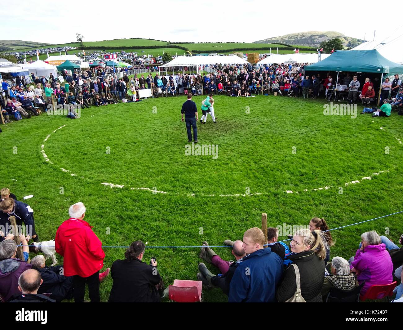 Cumbria, Großbritannien. September 2017. Luftaufnahmen der Westmorland County Show in Cumbria. Es ist die 218. Show, die 1799 begann. Der herrliche Sonnenschein traf Tausende von Besuchern der jährlichen Veranstaltung auf dem Messegelände in der Nähe der M6. Zu den verschiedenen Attraktionen gehörten Imbisshallen, Kunsthandwerk, landwirtschaftliche Fahrzeuge, Tiershows und Reiten. Bild vom 14.09.2017. Quelle: Stop Press Media/Alamy Live News Stockfoto