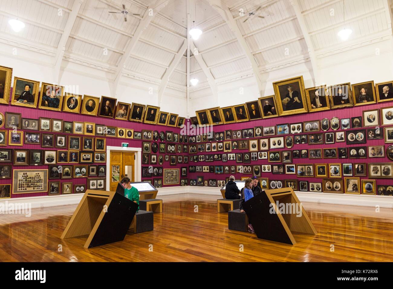 Neuseeland, Südinsel, Otago, Dunedin, Otago Toitu Siedler Museum, Galerie der viktorianischen Ära Siedler NZ Stockfoto
