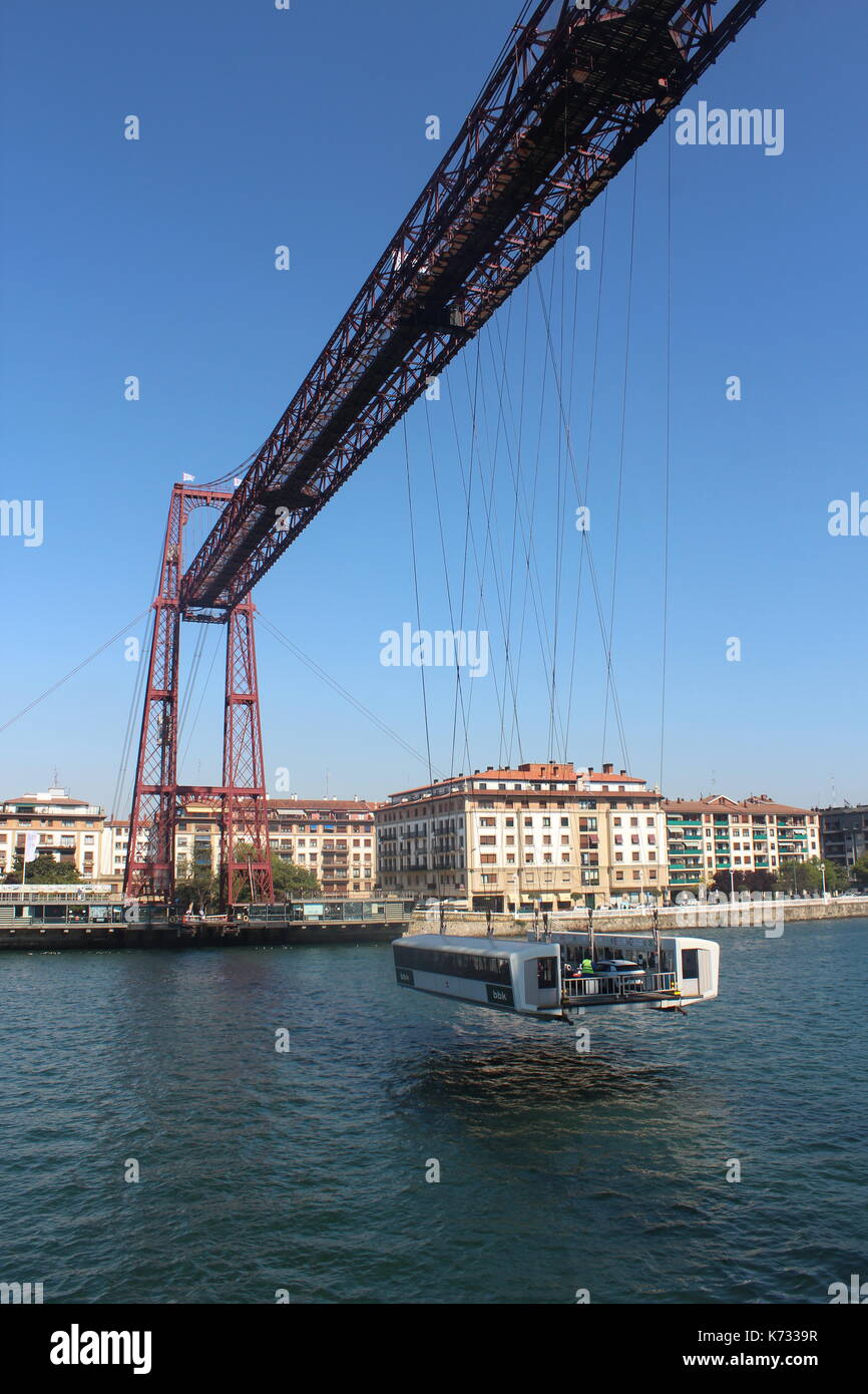 Biskaya Brücke auf einem hellen, sonnigen Tag in Portugalete. Stockfoto