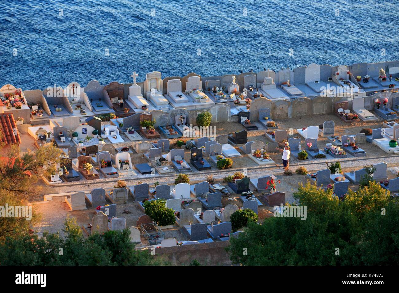 Saint tropez cemetery -Fotos und -Bildmaterial in hoher Auflösung – Alamy