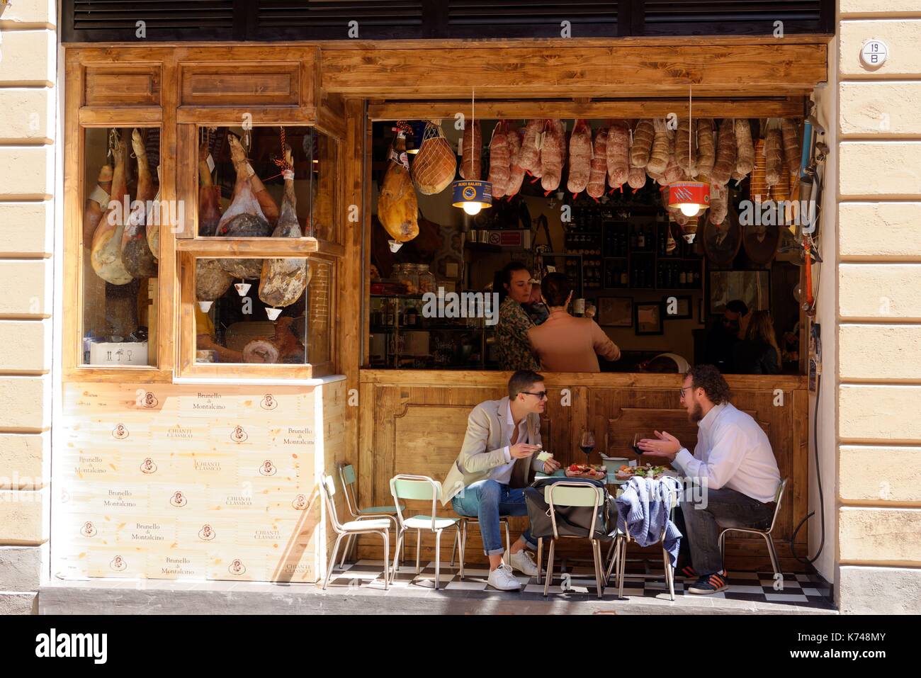 Italien, Emilia Romagna, Bologna, Via Oberdan, La Prosciutteria Stockfoto