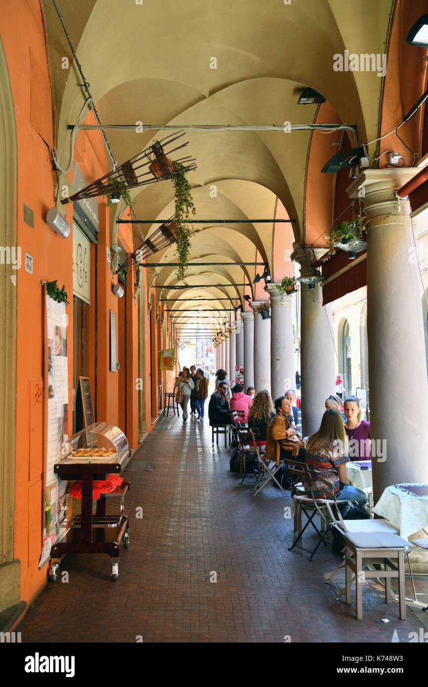 Italien, Emilia Romagna, Bologna, Via Oberdan, Galerie mit Arkaden, die 38 Km über das historische Zentrum Stockfoto