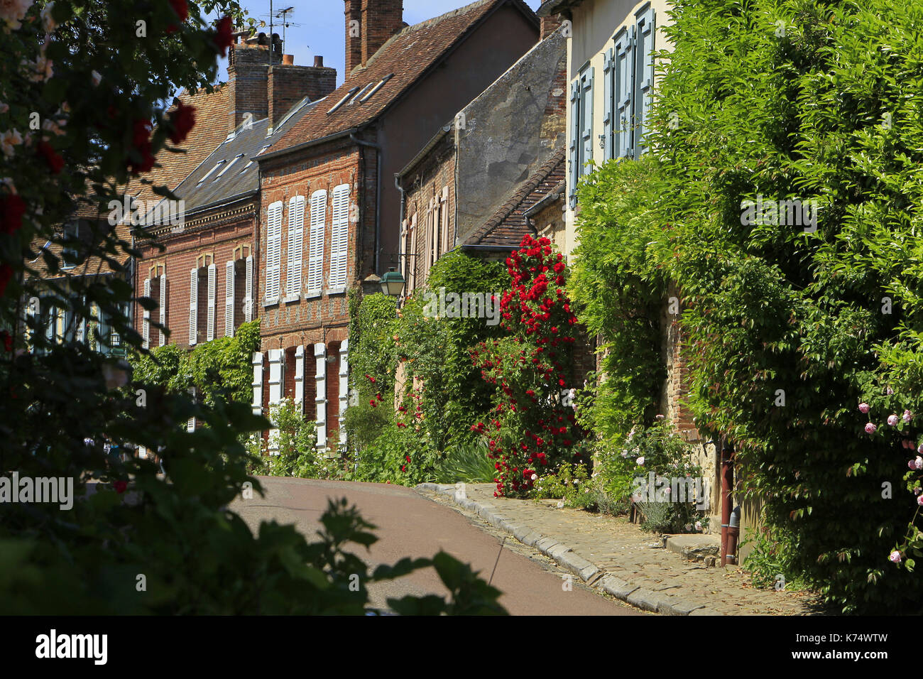 Das Dorf Senlis, aufgeführten "Plus beaux villages de France", einem der schönsten französischen Dörfer, in der Picardie Stockfoto