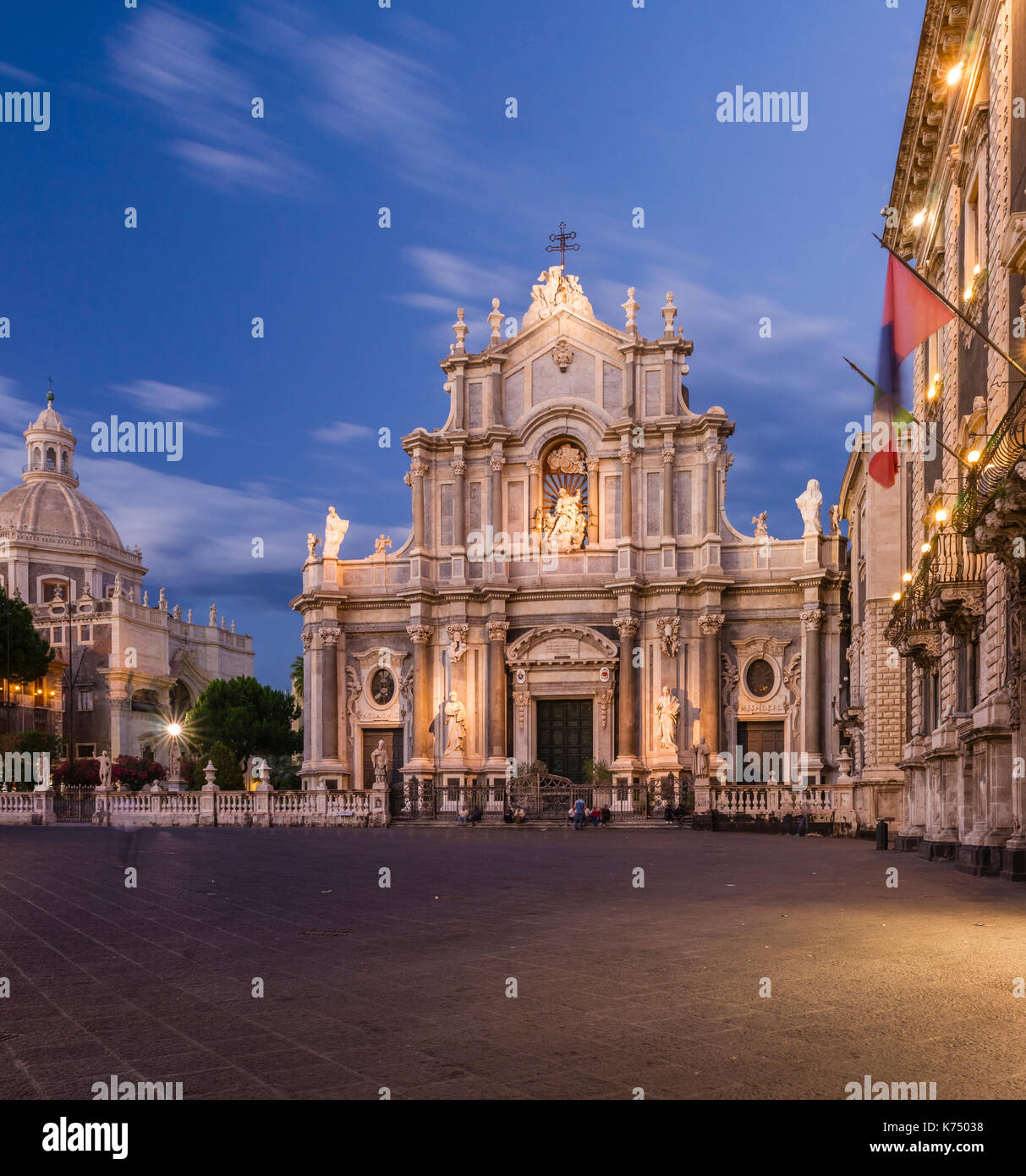 Piazza del Duomo, Kathedrale von Sant' Agata, Abenddämmerung, Catania, Sizilien, Italien Stockfoto