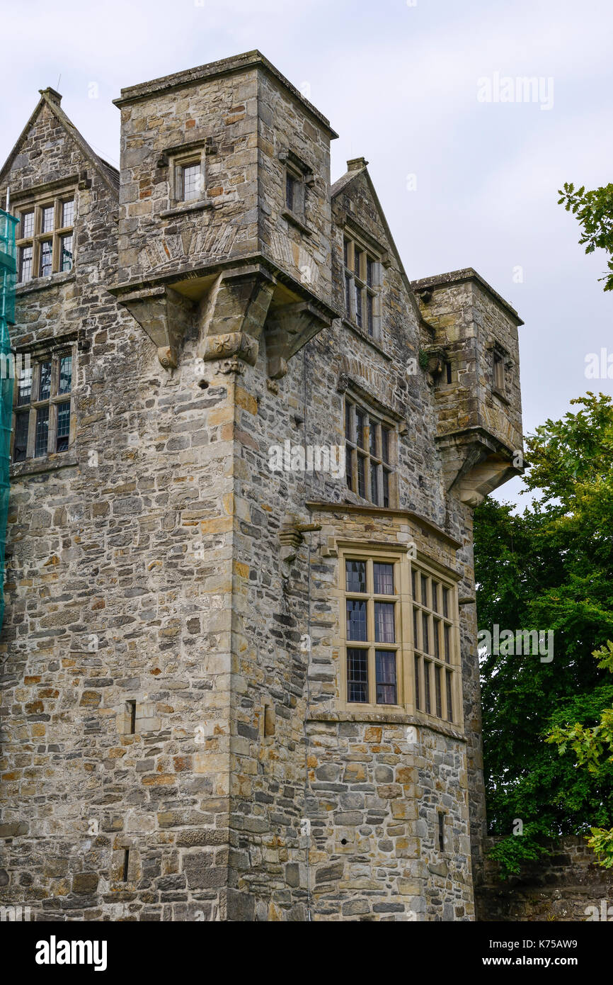 Von außen restauriert 15. Jahrhundert Donegal Castle in Donegal Town, County Donegal, Republik von Irland Stockfoto
