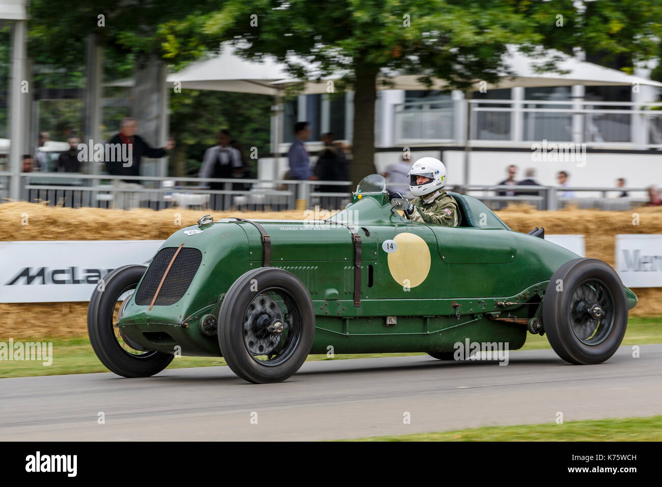 1926 Bentley 8 Liter besonderes, Brooklands Racer, mit Fahrer Steven Russell auf der 2017 Goodwood Festival of Speed, Sussex, UK. Stockfoto
