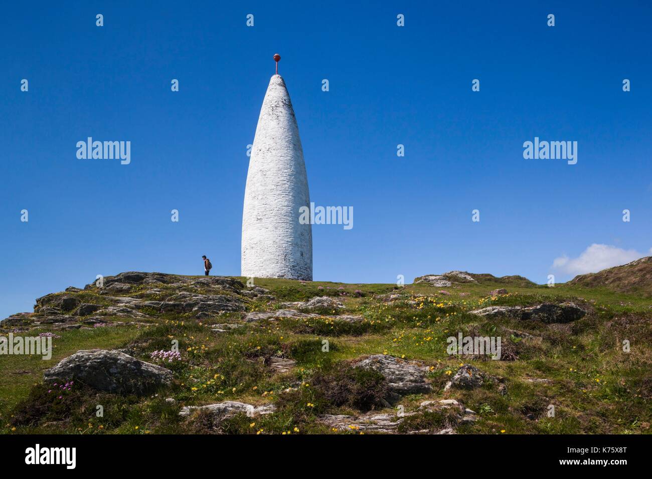 Irland, County Cork, Baltimore, Lots Frau Hafen Eingang Leuchtfeuer Stockfoto