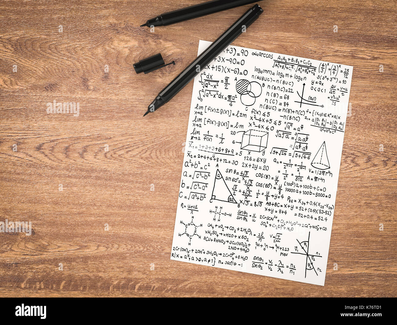 3D-rendering White Paper mit mathematischen Formel auf hölzernen Tisch Stockfoto