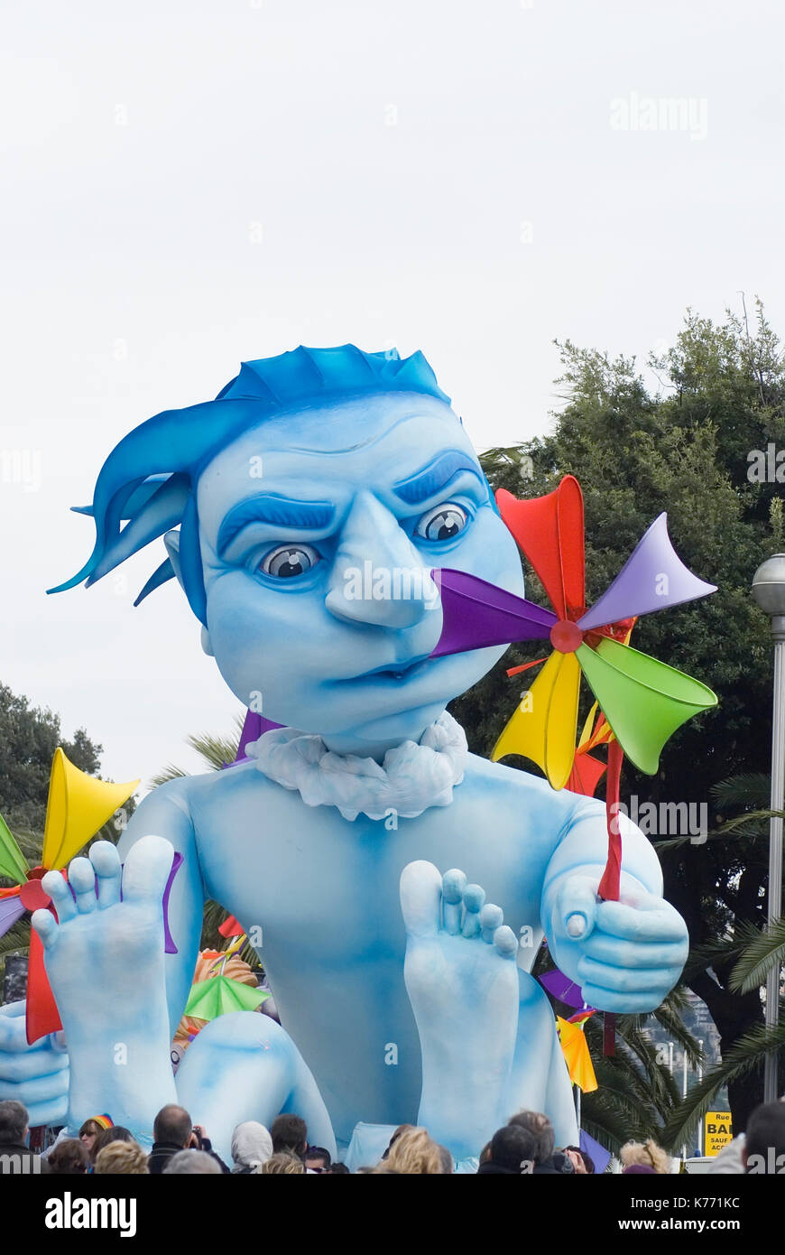 Nizza - 21. Februar: Karneval von Nizza am 21. Februar 2010 in der Französischen Riviera. Dies ist die wichtigste winter Event der Riviera. 2010 Thema ist die "Blaue Stockfoto