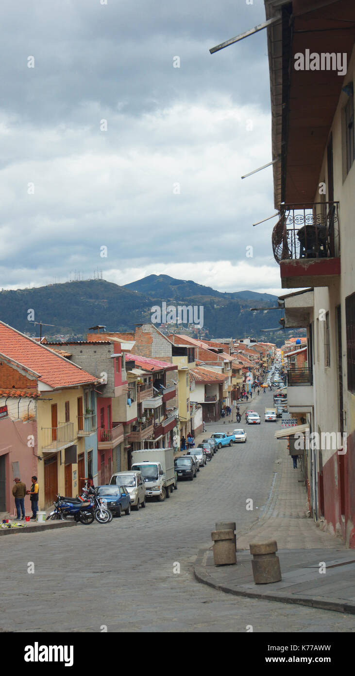 Blick auf die Straße Vargas Machuca im historischen Zentrum der Stadt Cuenca Stockfoto