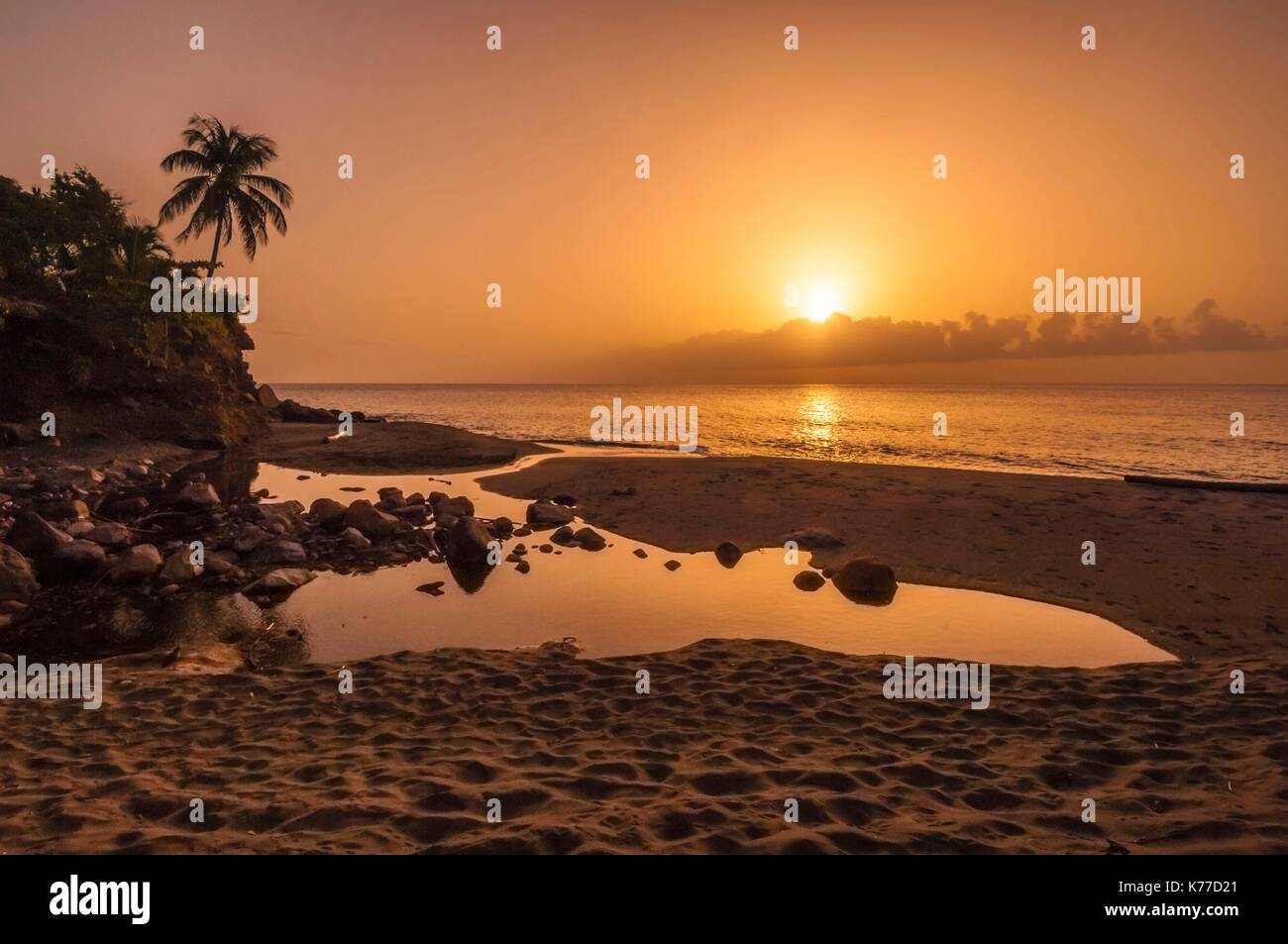 Vereinigtes Königreich, Montserrat, englischsprachigen Karibik, Bunkum Bay Strand bei Sonnenuntergang Stockfoto