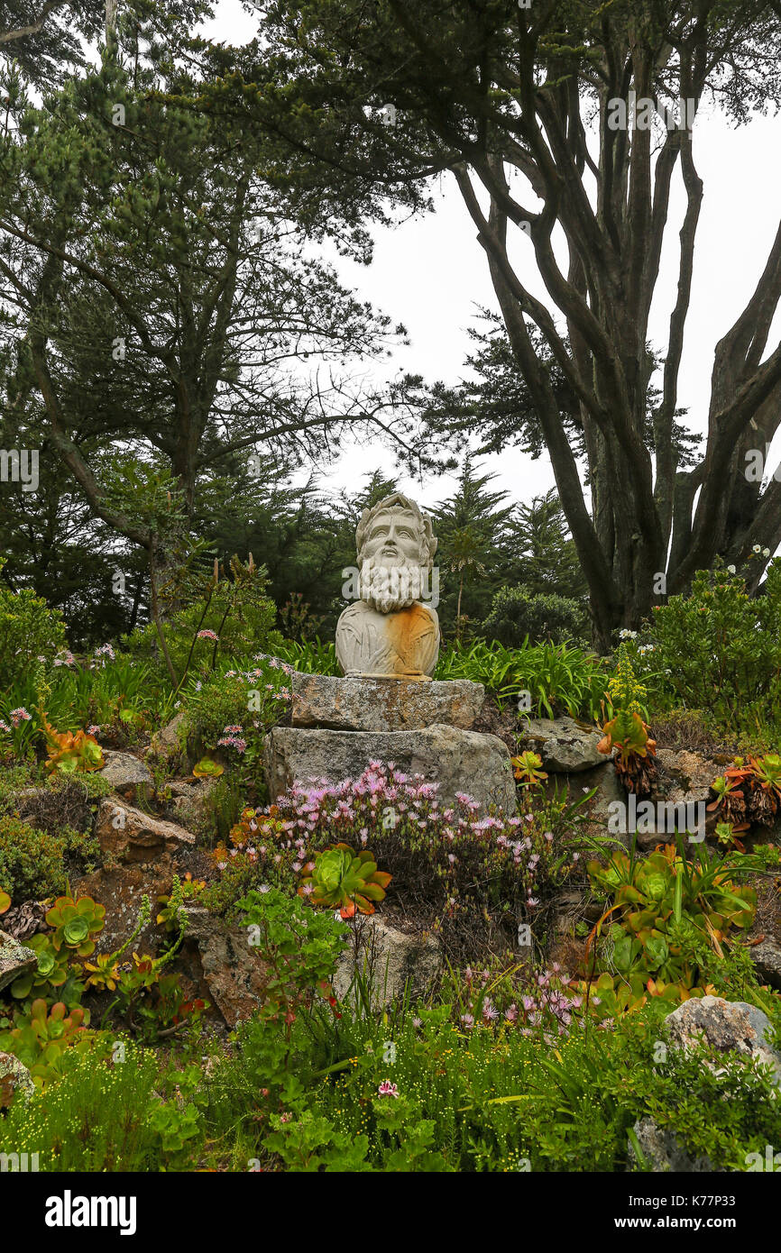 Neptun Aushängeschild von SS Thames an der Spitze des Neptun Schritte im Abbey Gardens Tresco, Isles of Scilly, Scillies, Cornwall Stockfoto Neptun Aushängeschild von SS Thames an der Spitze des Neptun Schritte im Abbey Gardens Tresco, Isles of Scilly, Scillies, Cornwall Stockfoto