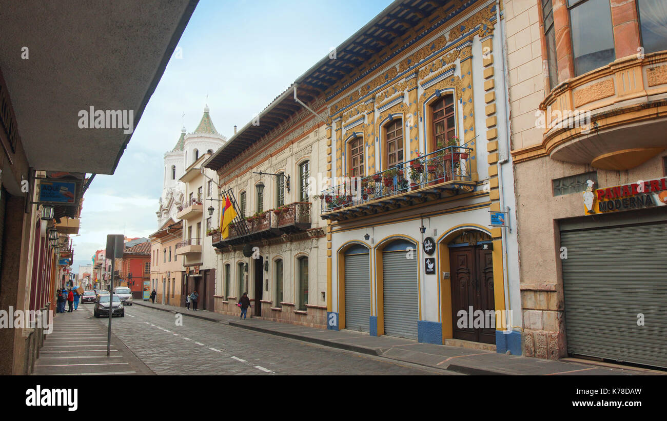 Tägliche Aktivitäten im historischen Zentrum von Cuenca Stockfoto
