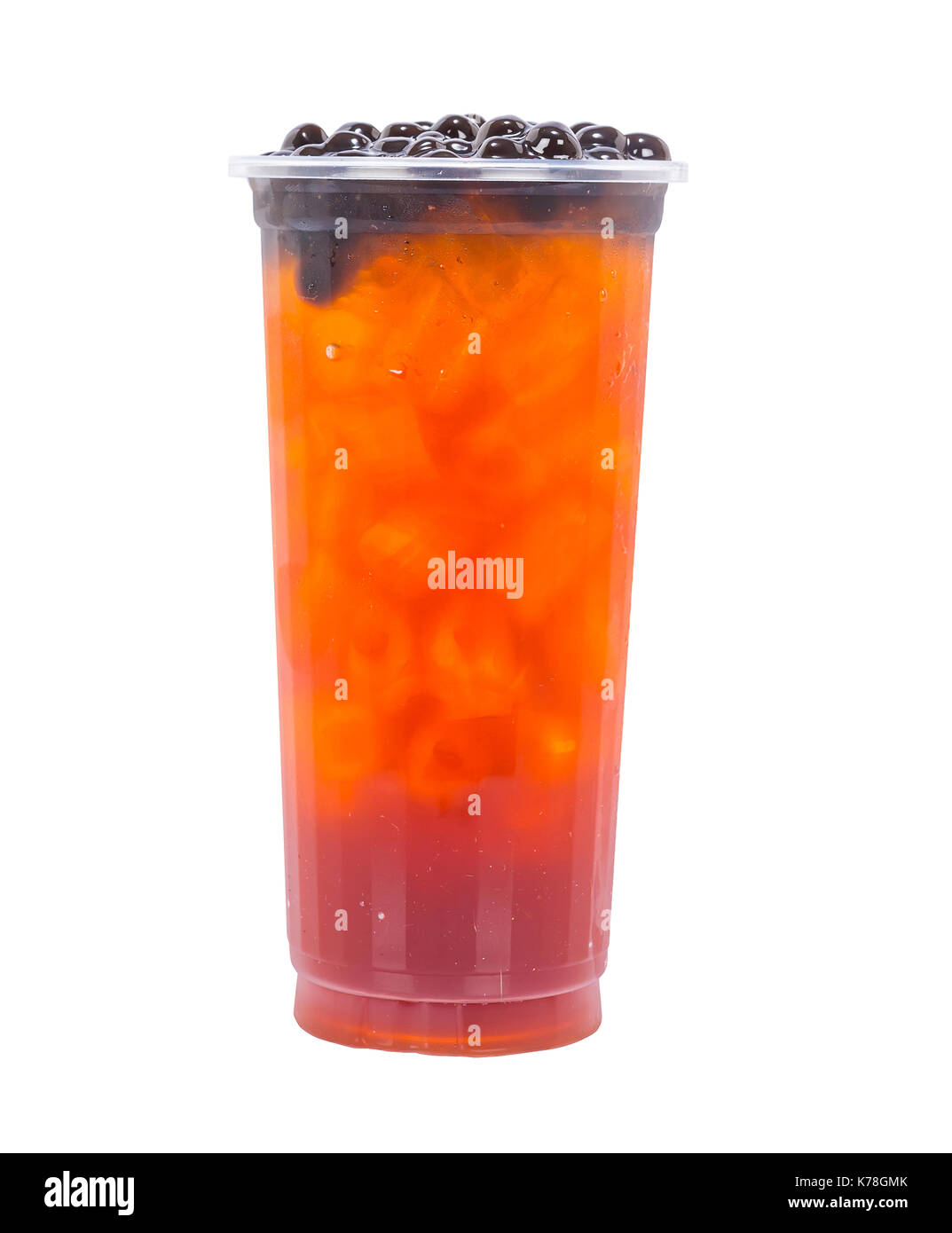 Sortierte Kaffee Getränke auf Crushed Eis mit Früchten Perlen auf weißem Hintergrund Stockfoto