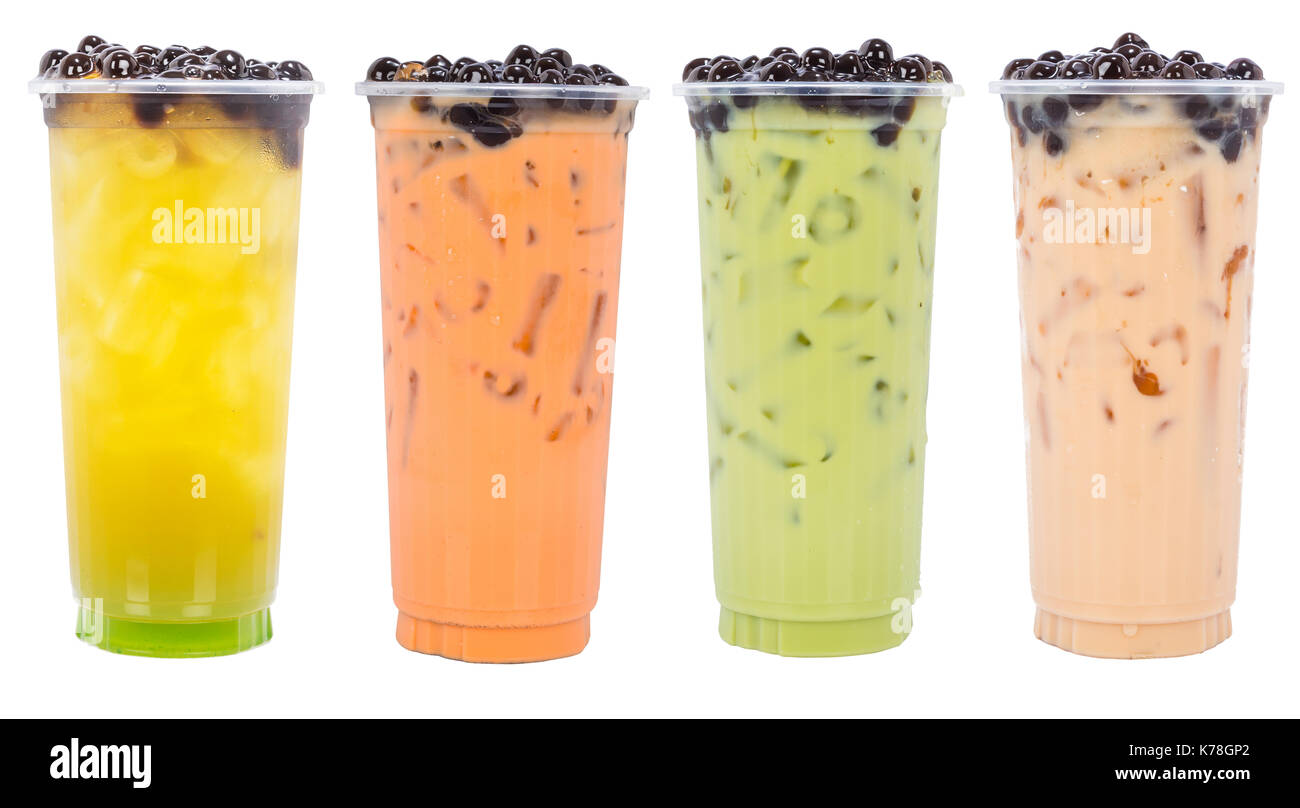 Sortierte Kaffee Getränke auf Crushed Eis mit Früchten Perlen auf weißem Hintergrund Stockfoto