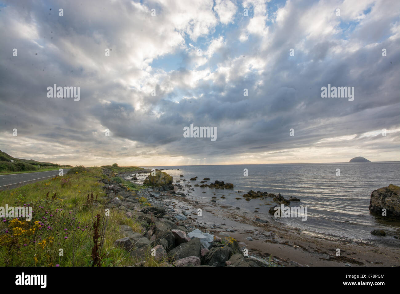 Seascape Blick über den Strand und das Meer in der Nähe von lendalfoot Girvan, Schottland Stockfoto