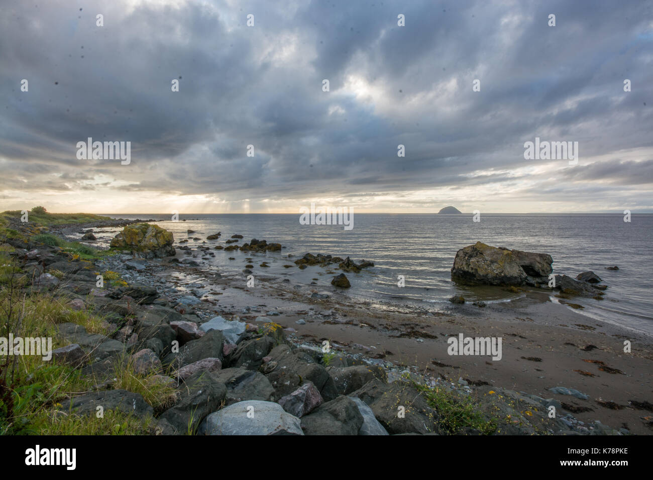 Seascape Blick über den Strand und das Meer in der Nähe von lendalfoot Girvan, Schottland Stockfoto
