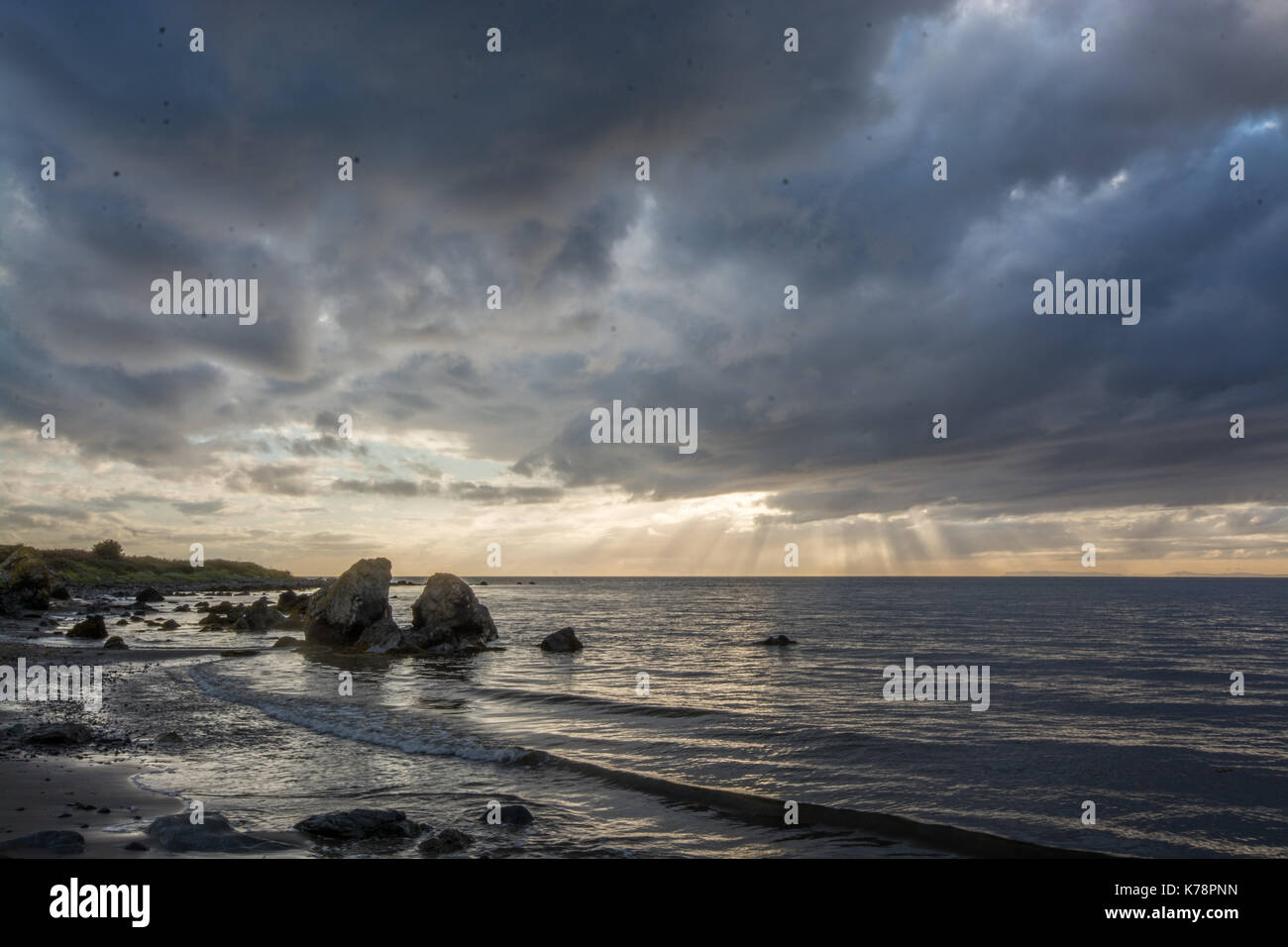 Seascape Blick über den Strand und das Meer in der Nähe von lendalfoot Girvan, Schottland Stockfoto