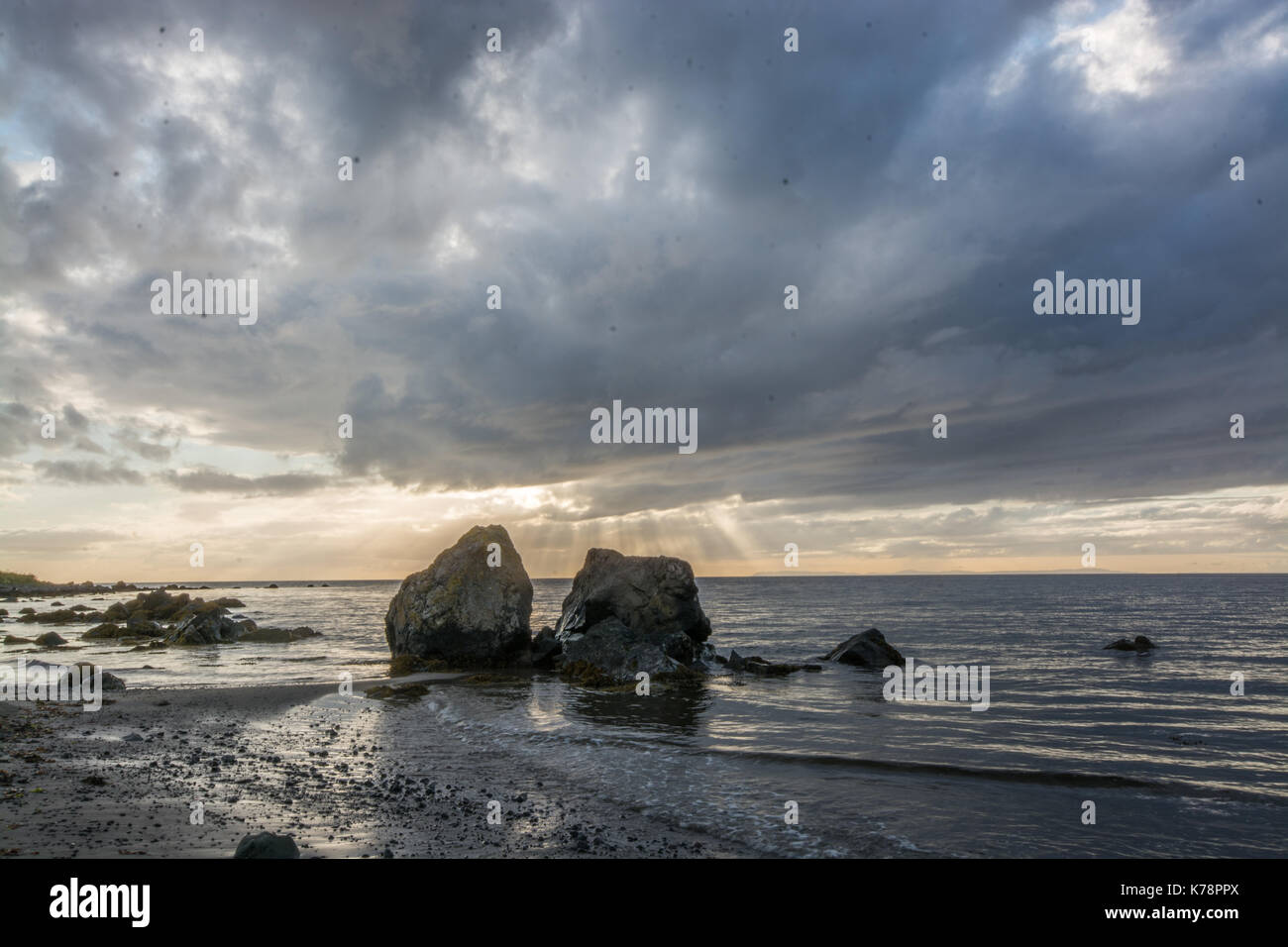 Seascape Blick über den Strand und das Meer in der Nähe von lendalfoot Girvan, Schottland Stockfoto