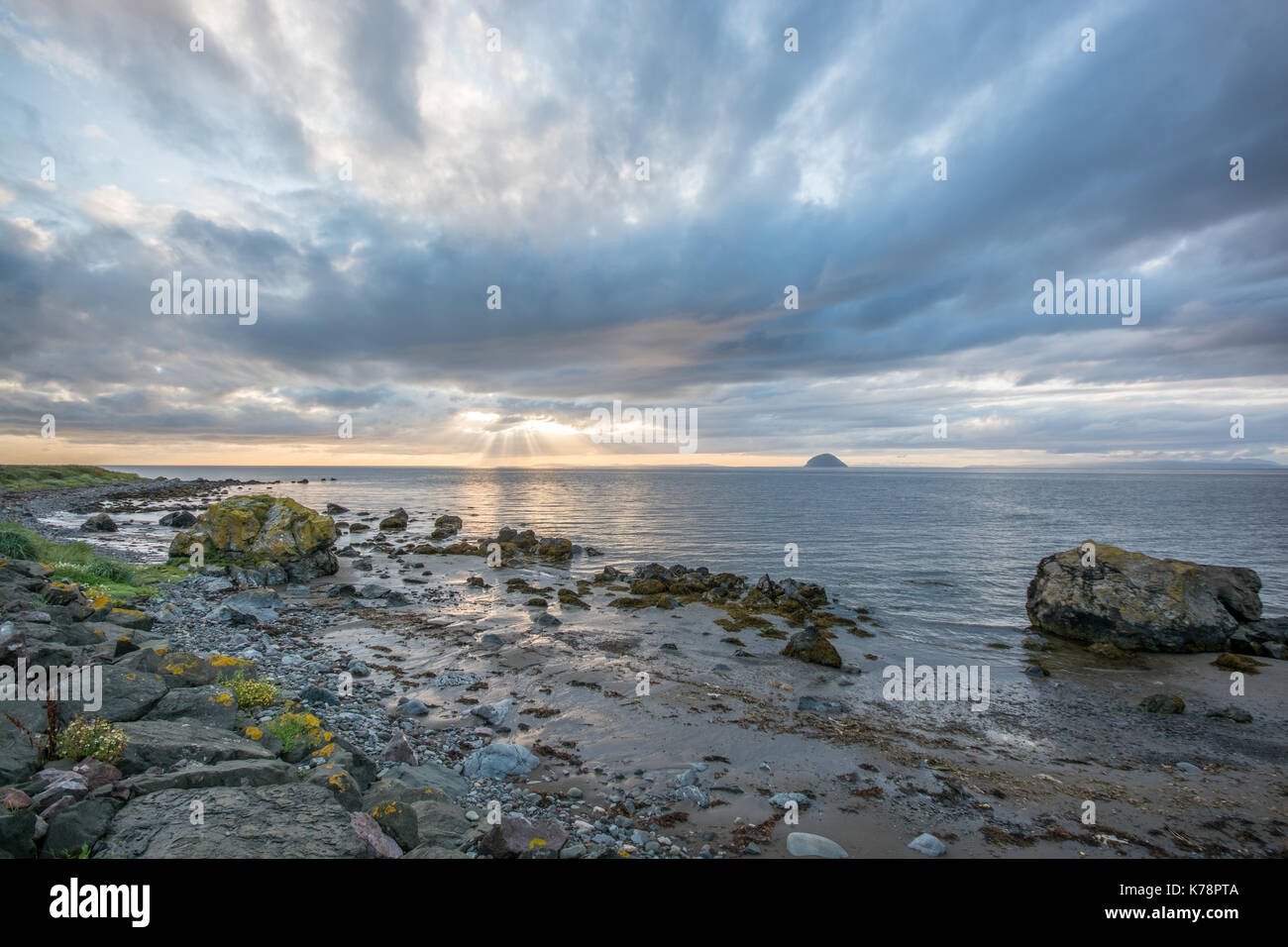 Seascape Blick über den Strand und das Meer in der Nähe von lendalfoot Girvan, Schottland Stockfoto
