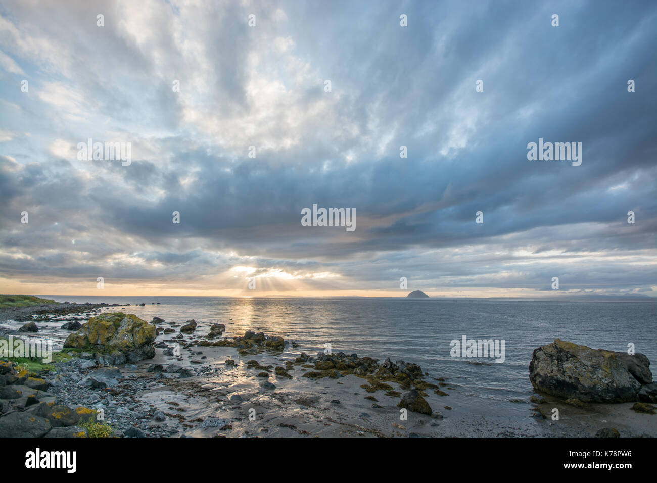 Seascape Blick über den Strand und das Meer in der Nähe von lendalfoot Girvan, Schottland Stockfoto