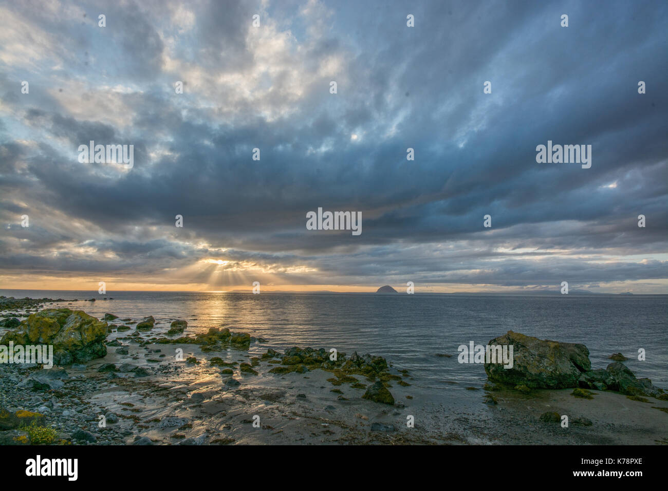 Seascape Blick über den Strand und das Meer in der Nähe von lendalfoot Girvan, Schottland Stockfoto