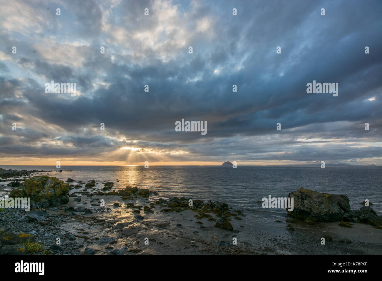 Seascape Blick über den Strand und das Meer in der Nähe von lendalfoot Girvan, Schottland Stockfoto