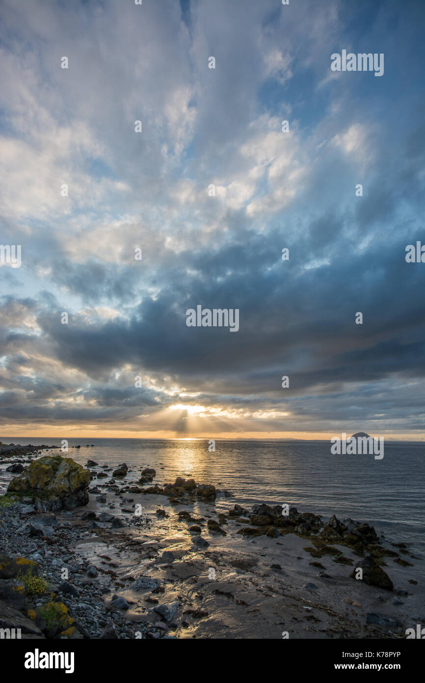 Seascape Blick über den Strand und das Meer in der Nähe von lendalfoot Girvan, Schottland Stockfoto