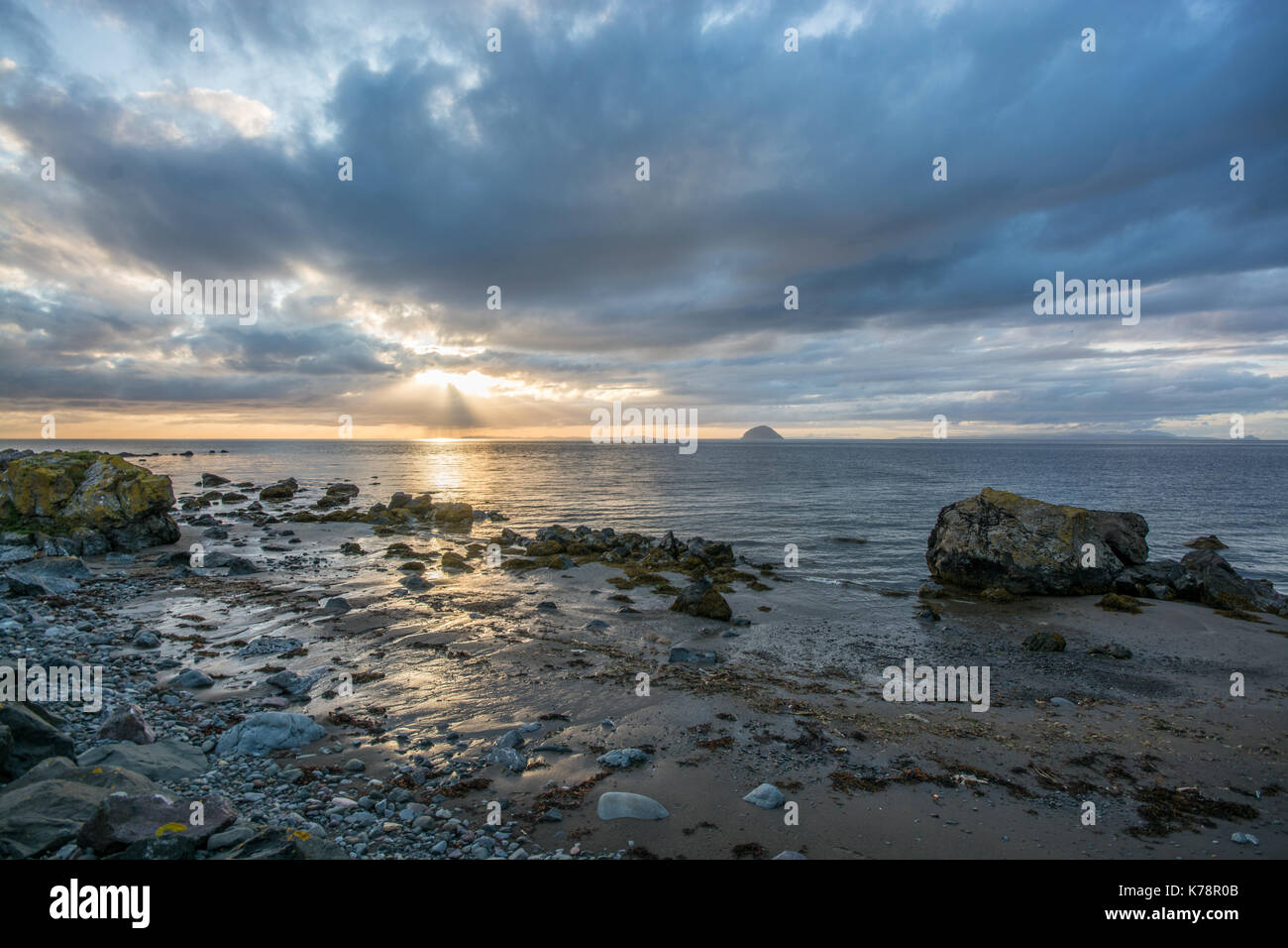 Seascape Blick über den Strand und das Meer in der Nähe von lendalfoot Girvan, Schottland Stockfoto