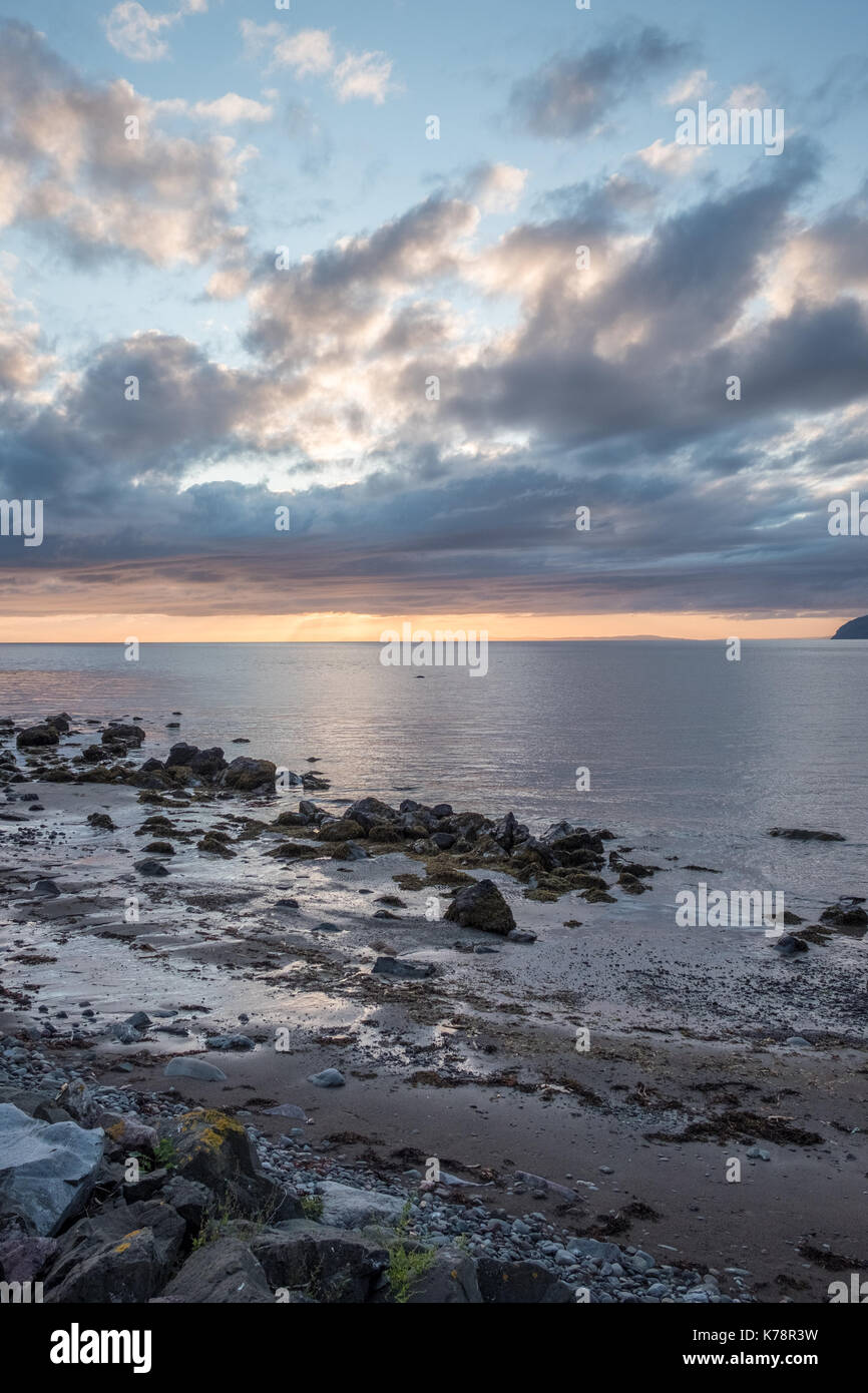 Seascape Blick über den Strand und das Meer in der Nähe von lendalfoot Girvan, Schottland Stockfoto