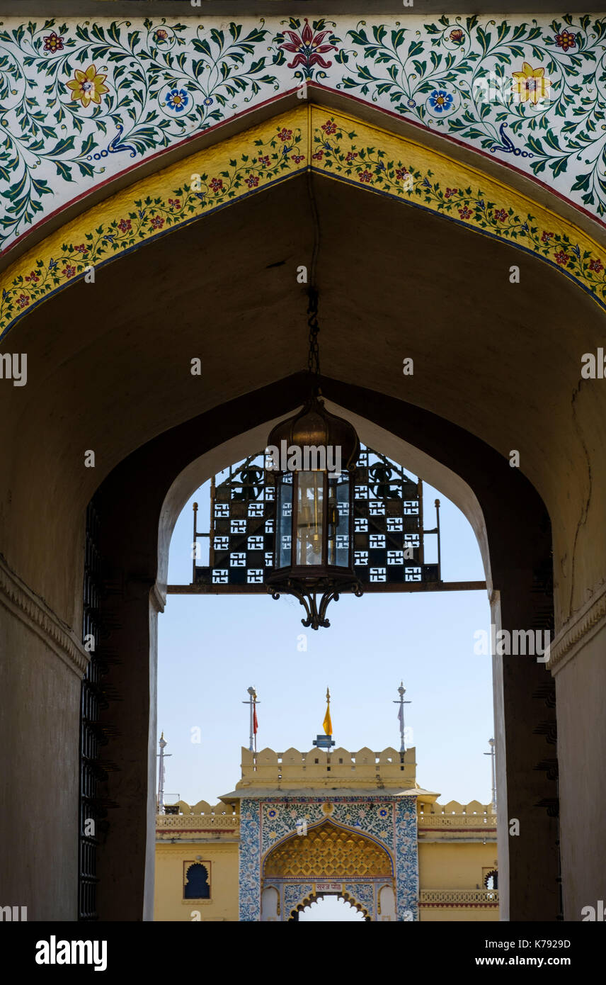 UDAIPUR, INDIEN - ca. November 2016: architektonisches Detail der Stadt Palast in Udaipur Stockfoto