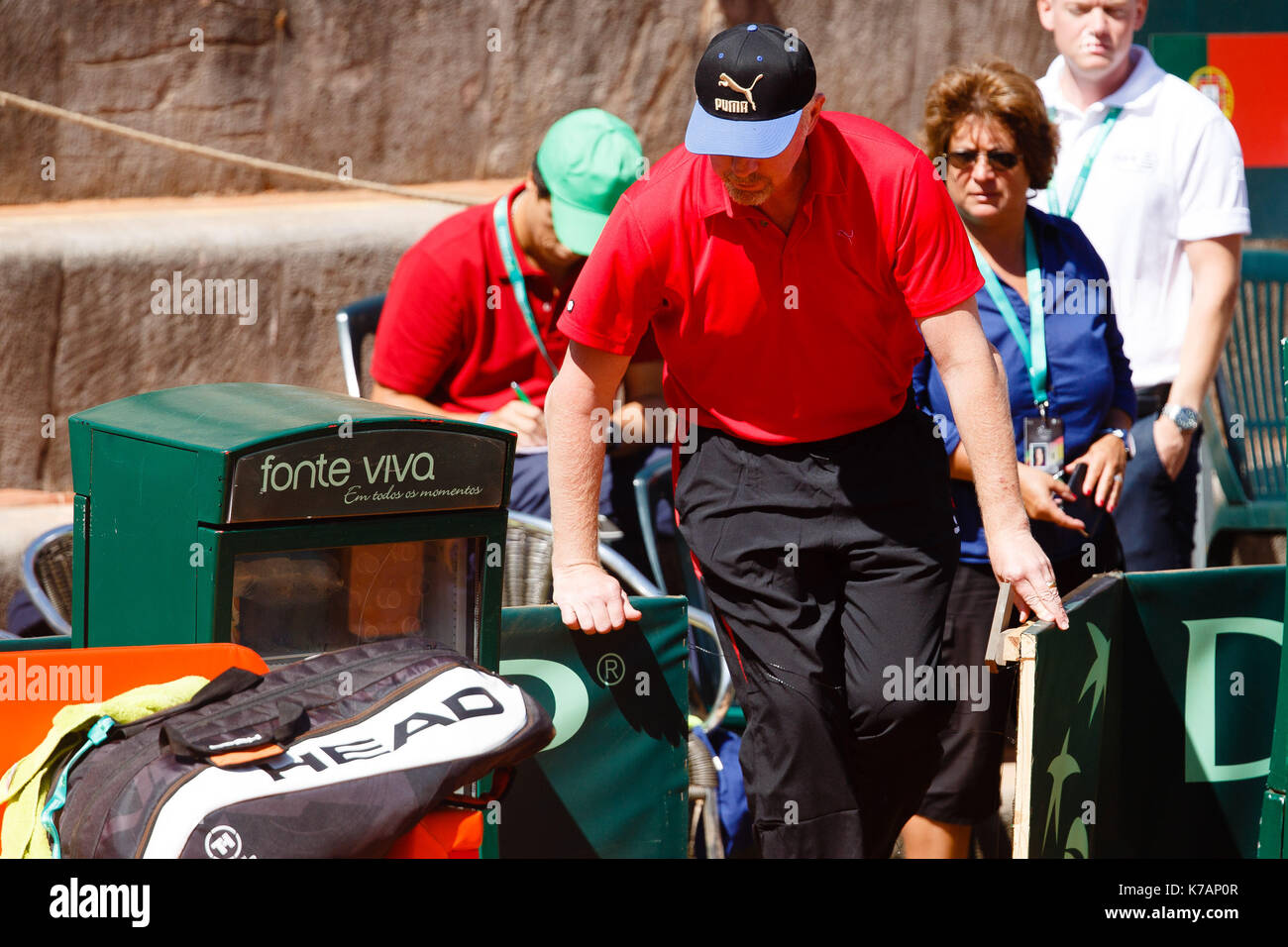 Oeiras, Portugal. 15 Sep, 2017. Der Leiter des Herrentennis, Boris Becker, während der Davis Cup Play-off Match zwischen Portugal und Deutschland im Centro Desportivo Nacional Jamor in Oeiras/Lissabon. Credit: Frank Molter/Alamy leben Nachrichten Stockfoto