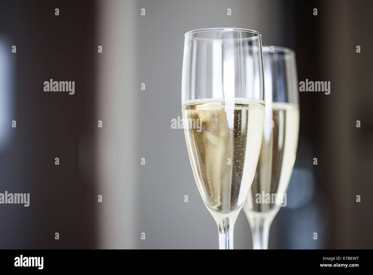 Close-up of Champagne in der Champagne flutes Stockfoto