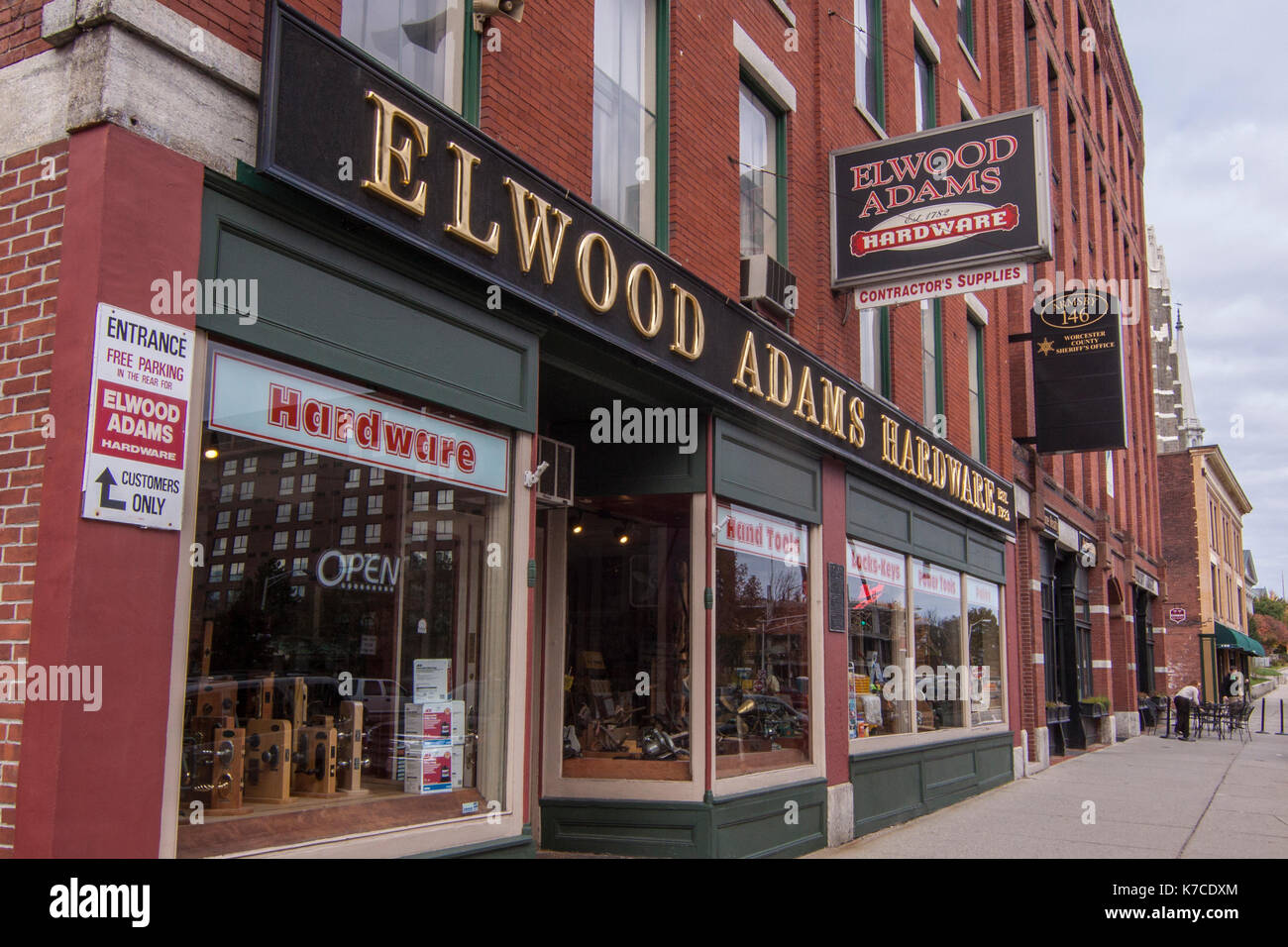 Elwood Adams Hardware Store, Worcester, MA - die älteste Hardware Speicher im Land schließt. Stockfoto