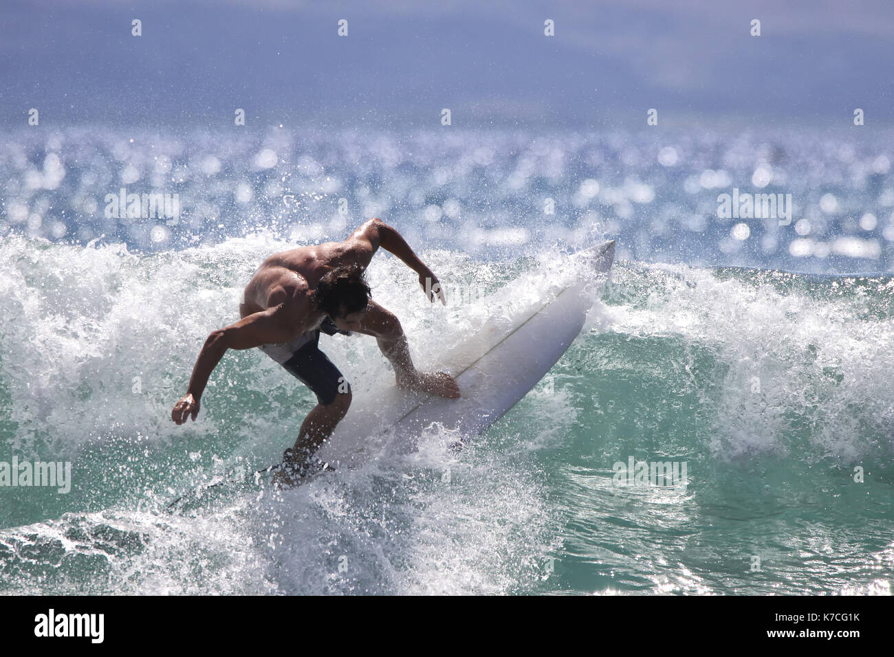 High Energy Surf Breakwall in Lahaina auf Maui. Stockfoto