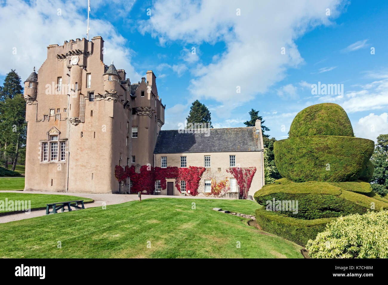 National Trust für Schottland Unterkunft Crathes Castle und Crathes Gardens in der Nähe von Banchory Aberdeenshire Schottland Großbritannien Stockfoto