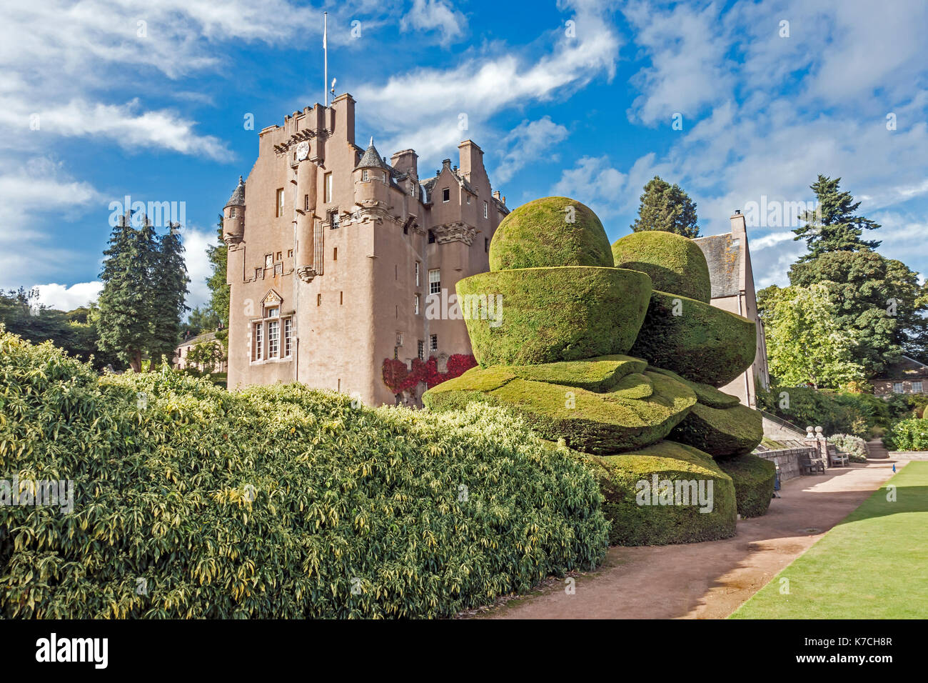 National Trust für Schottland Unterkunft Crathes Castle und Crathes Gardens in der Nähe von Banchory Aberdeenshire Schottland Großbritannien Stockfoto