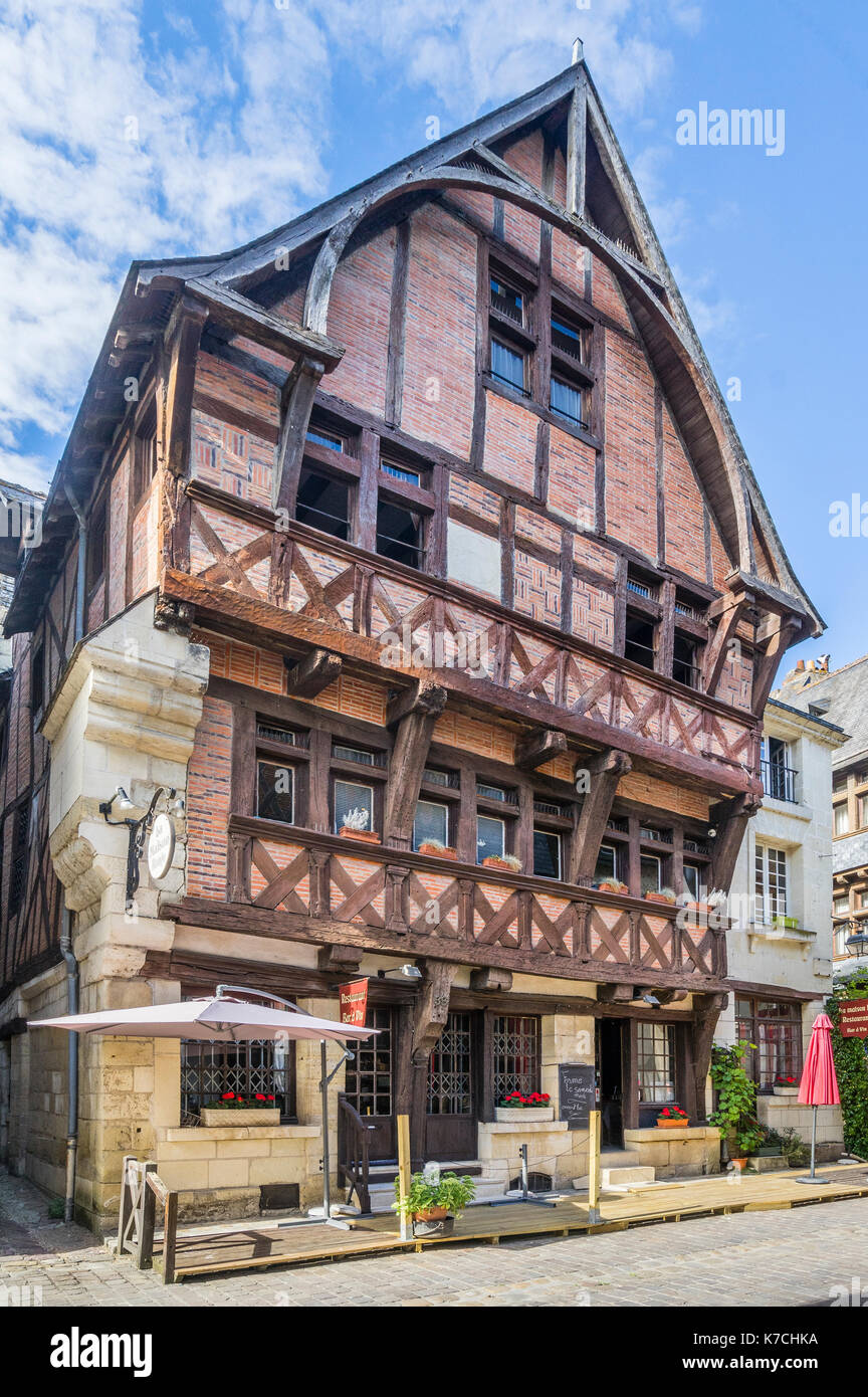 Frankreich, Center-Val de Loire, Touraine, Chinon, mittelalterlichen Fachwerkhaus La Maison Rouge in der Rue Voltaire Stockfoto