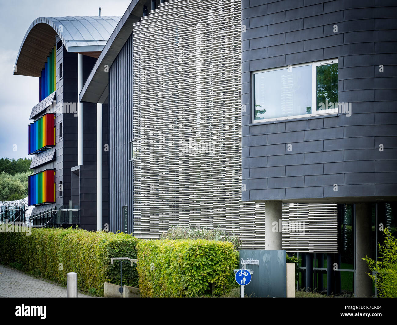 Physik der Medizin Gebäude - Universität Cambridge Cavendish Labors an der West Cambridge. Maxwell Zentrum im Hintergrund. Stockfoto